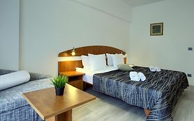 Luna Beach Hotel